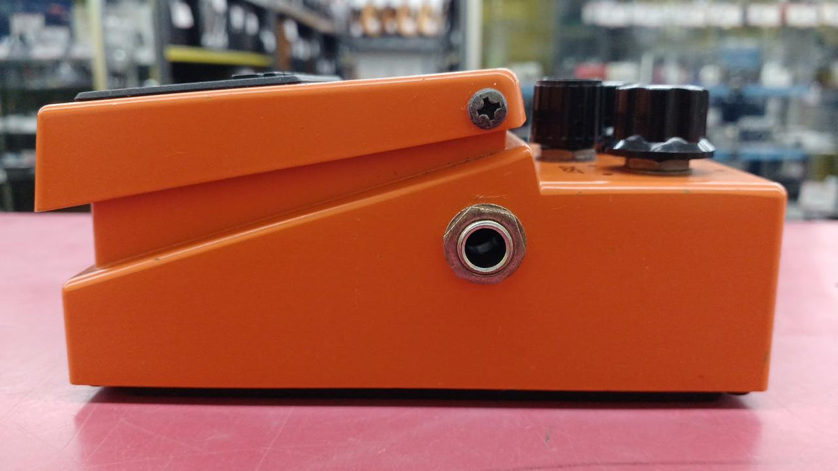 BOSS Distortion DS-1 - Banzai Thrifting | BanzaiHobby