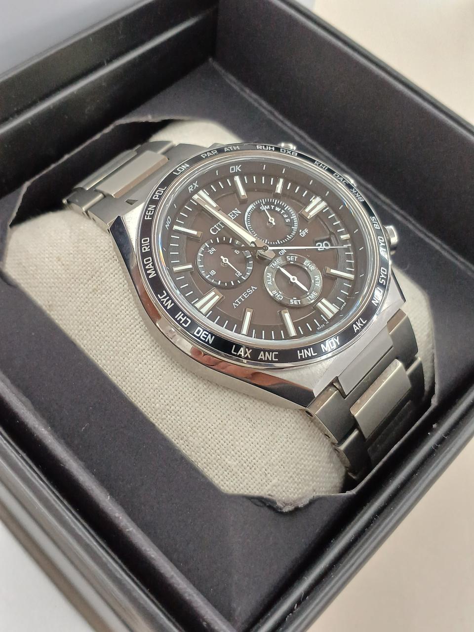 CITIZEN Radio-Controlled Solar Eco-Drive Wristwatch E660-007C801