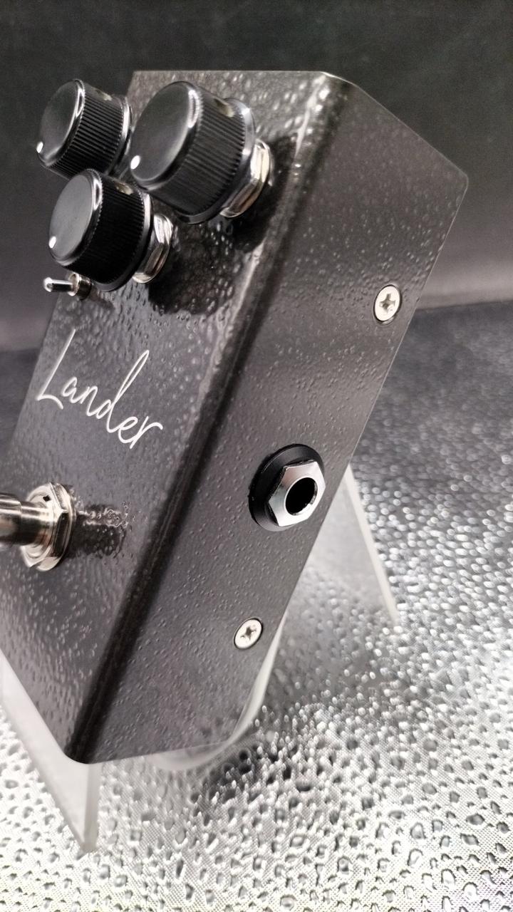 VIRTUES Effects pedal: LANDER CULT LIMITED ISS.3