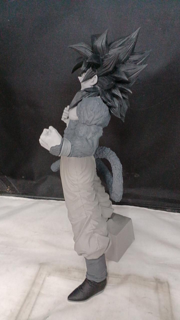 BANPRESTO Super Saiyan 4 Son Goku Amusement Ichiban Kuji C Prize THE TONES
