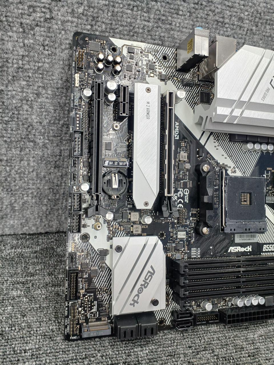 ASROCK Motherboard: B550M PRO4 - Banzai Thrifting | BanzaiHobby