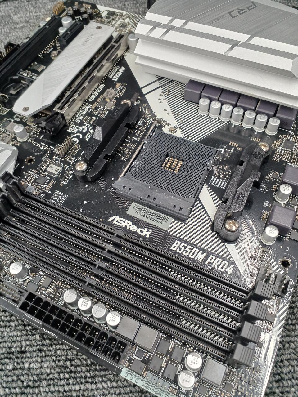 ASROCK Motherboard: B550M PRO4 - Banzai Thrifting | BanzaiHobby