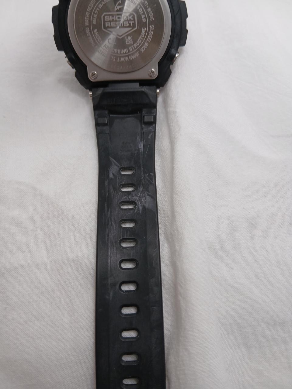 CASIO G-SHOCK GST-W100G