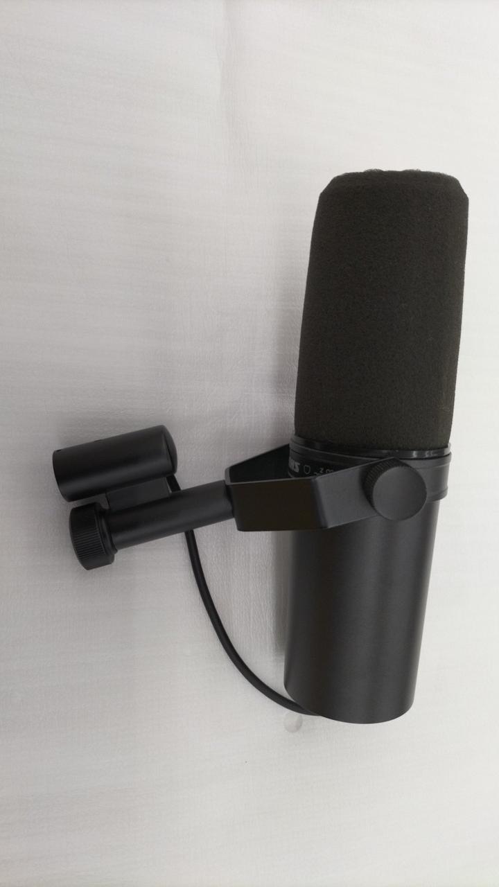SHURE Dynamic Microphone SM7B