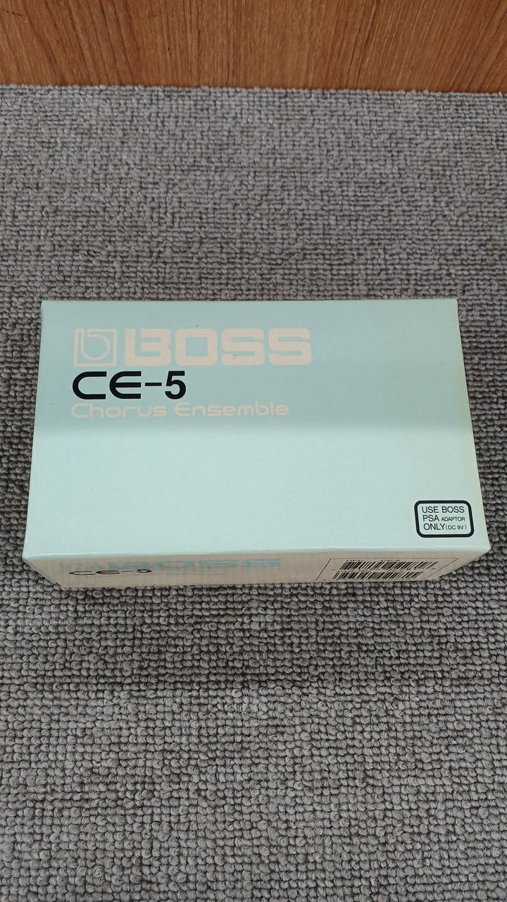 BOSS Effects Pedal & Chorus CE-5