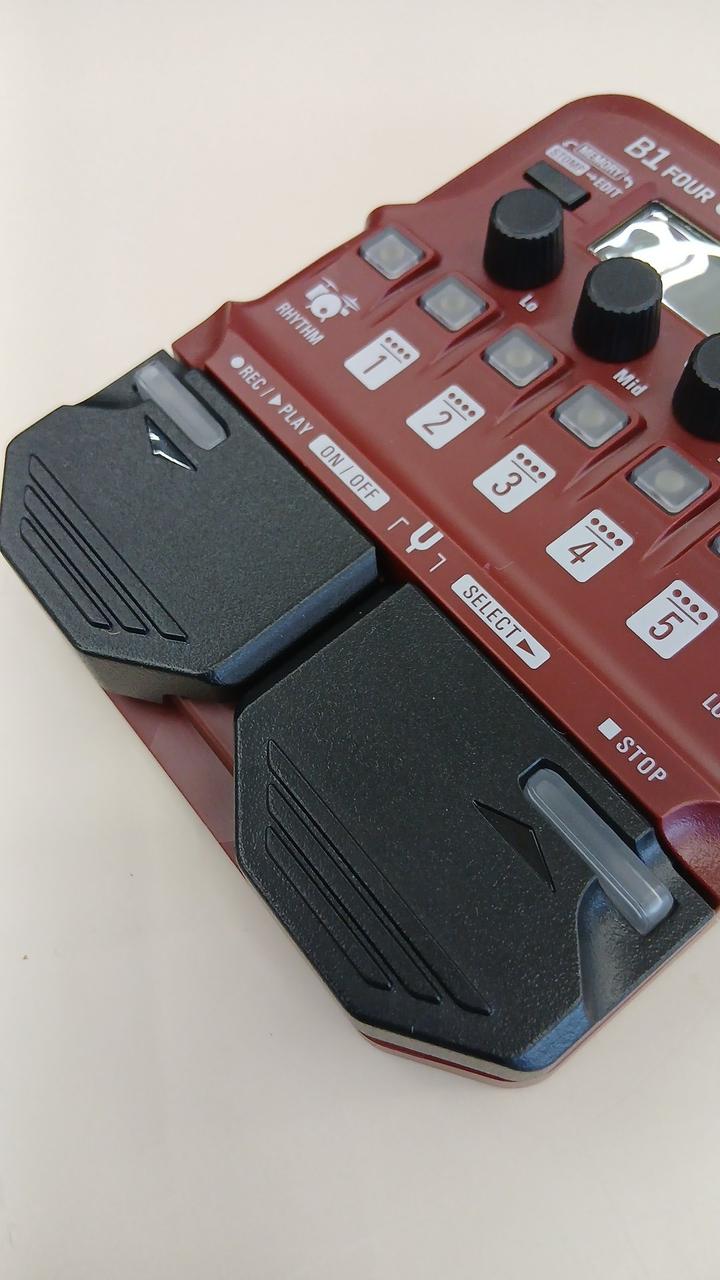 ZOOM Multi-Effects Pedal B1 FOUR
