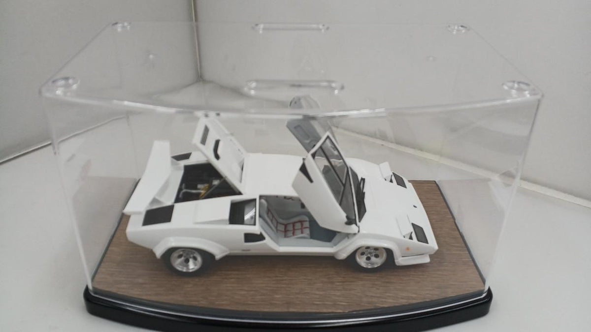 Aoshima Lamborghini Countach Pre-painted Plastic Model