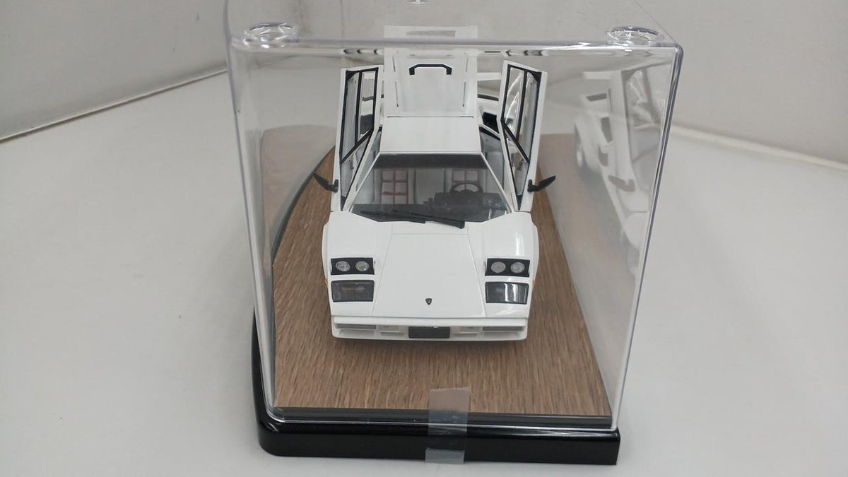 Aoshima Lamborghini Countach Pre-painted Plastic Model