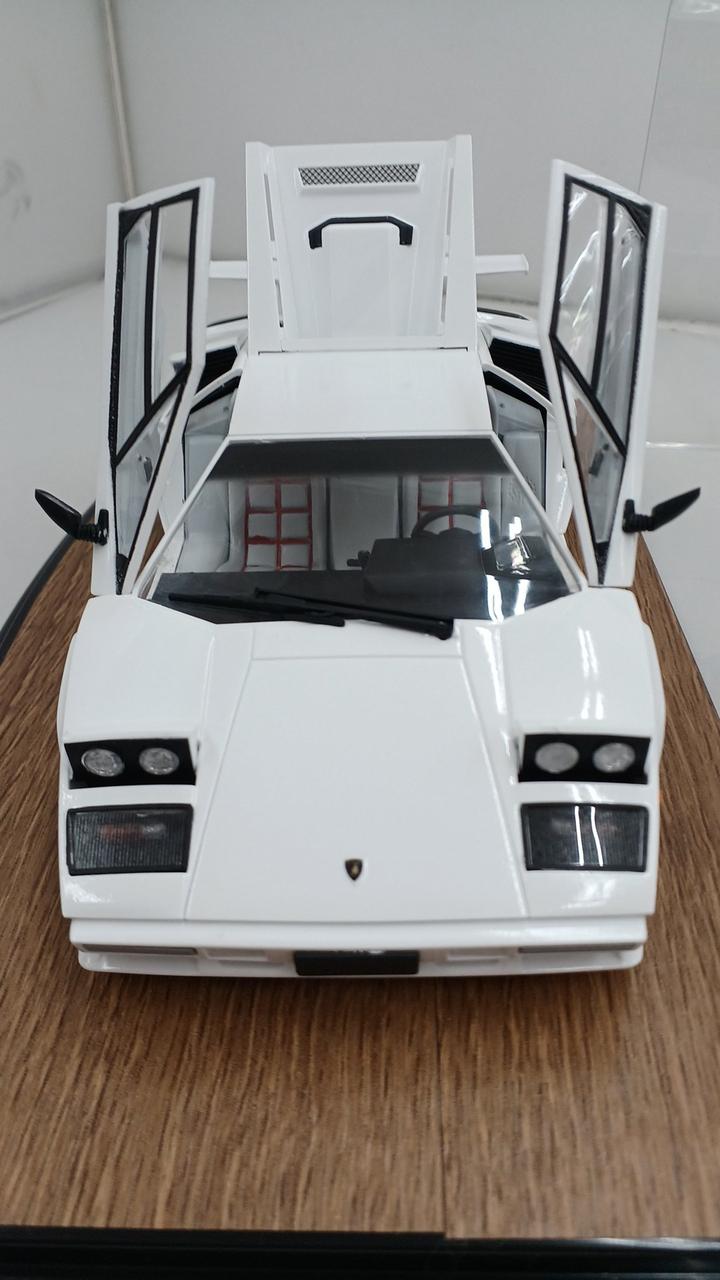 Aoshima Lamborghini Countach Pre-painted Plastic Model
