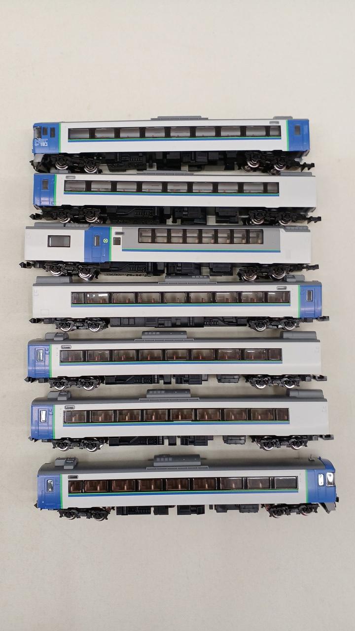 TOMIX JR KiHa 183 2550 Series Limited Express Diesel Car (Hokuto) Basic Set