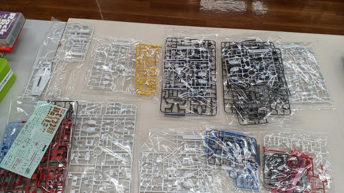 BANDAI Gunpla 1/100 RX-78-2 Gundam VER.3.0 Titanium - Banzai Thrifting | BanzaiHobby