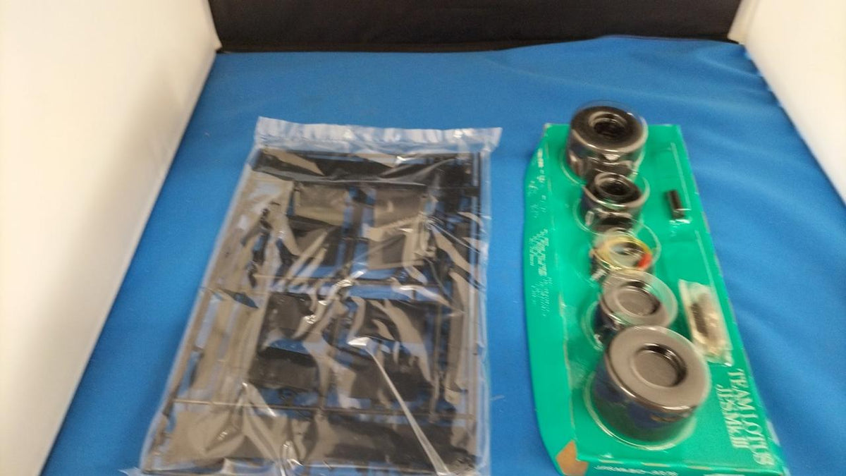 Tamiya LOTUS78 JPS MK3 Plastic Model - Banzai Thrifting | BanzaiHobby