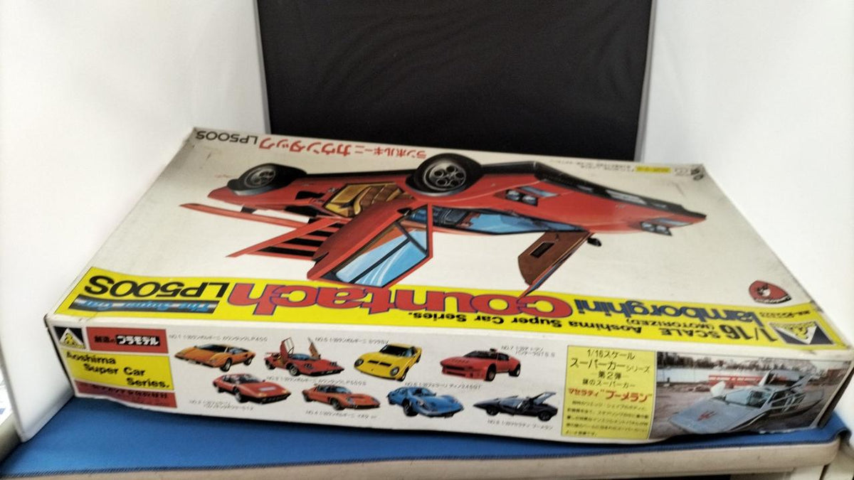Aoshima Lamborghini Countach LP5005 1/16 Scale Plastic Model - Banzai Thrifting | BanzaiHobby