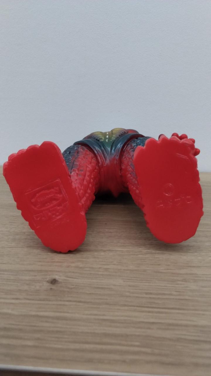 BULLMARK Monster Series Soft Vinyl Mephilas Alien (Red) - Banzai Thrifting | BanzaiHobby