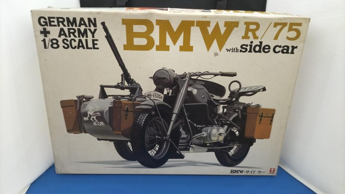 Bandai BMW R/75 WITH Sidecar 1/8 Scale Plastic Model - Banzai Thrifting | BanzaiHobby
