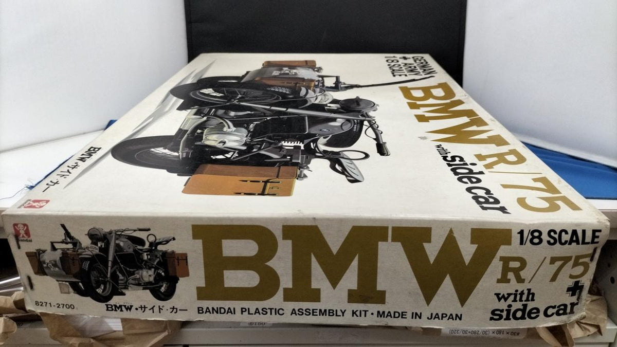 Bandai BMW R/75 WITH Sidecar 1/8 Scale Plastic Model - Banzai Thrifting | BanzaiHobby
