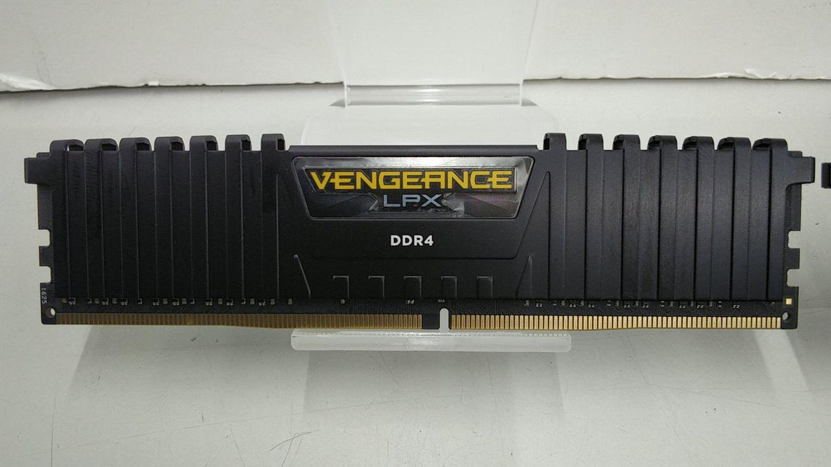 CORSAIR DDR4 PC4-21300 CMK16GX4M2A2666C16 - Banzai Thrifting | BanzaiHobby