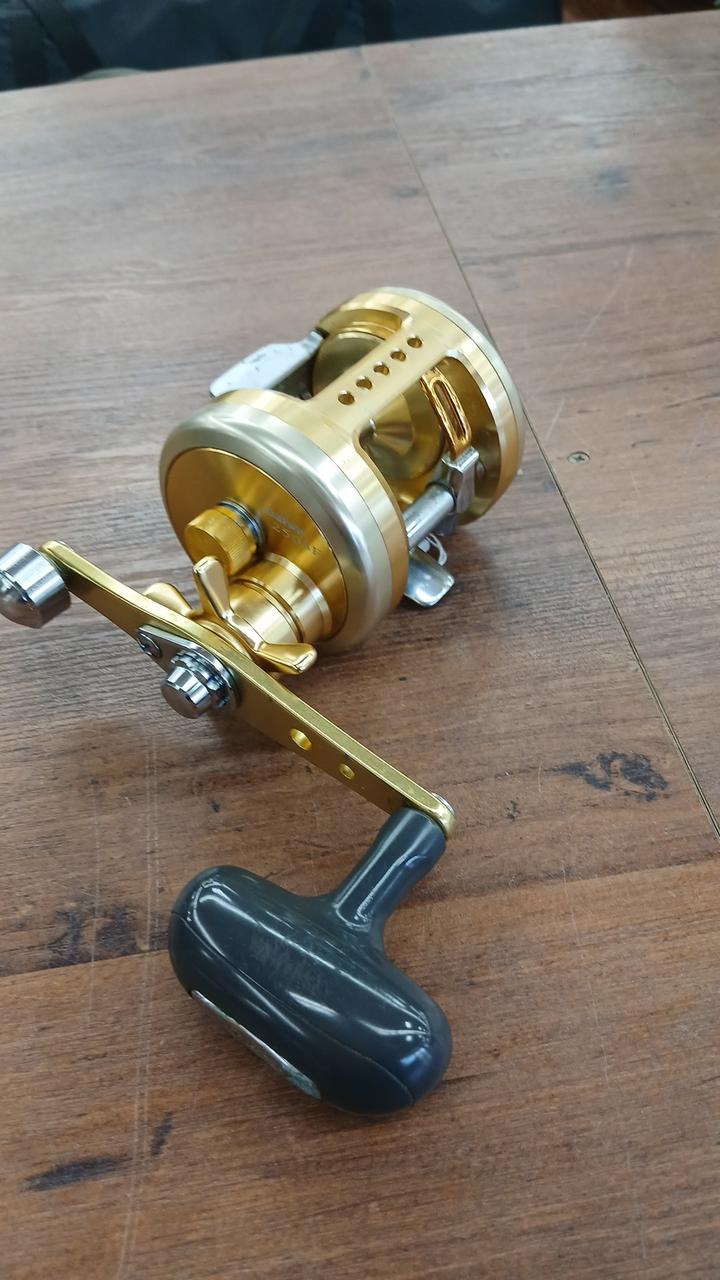DAIWA Double-axle Reel MILLIONAIRE CV-Z 250SF - Banzai Thrifting | BanzaiHobby