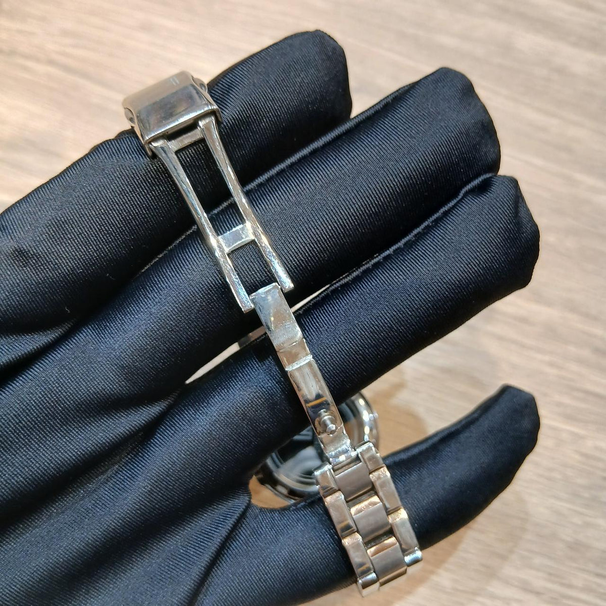 SEIKO Lucia RADIO WAVE CONTROL SOLAR 3b21-0aw0 - Banzai Thrifting | BanzaiHobby