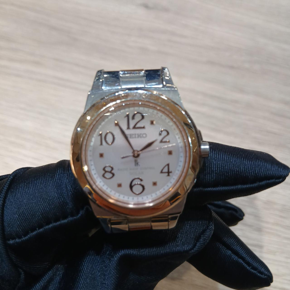 SEIKO Lucia RADIO WAVE CONTROL SOLAR 3b21-0aw0 - Banzai Thrifting | BanzaiHobby