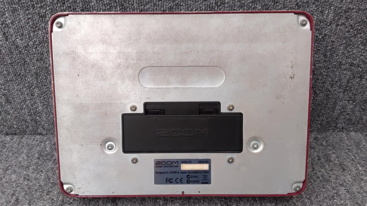 ZOOM Multi-Effects Pedal B3 - Banzai Thrifting | BanzaiHobby