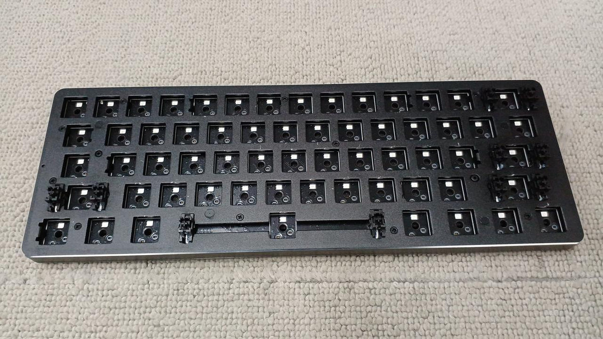 GLORIOUS Gaming Keyboard GMMK-COMPACT-BRN - Banzai Thrifting | BanzaiHobby
