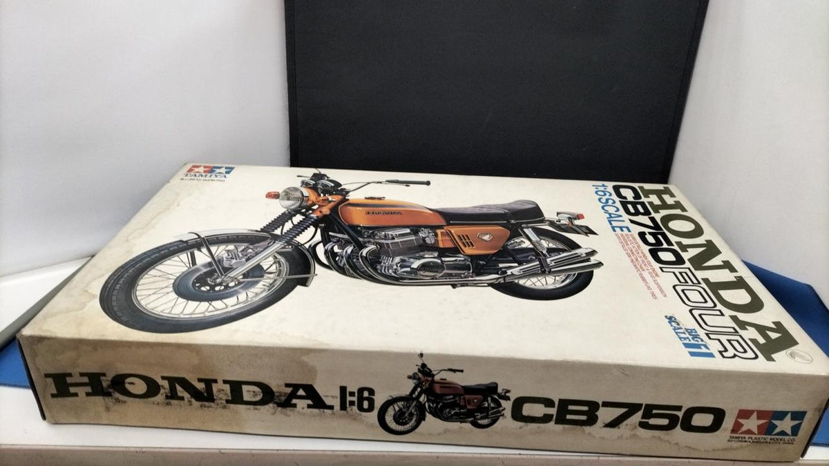 Tamiya HONDA CB750FOUR Plastic Model - Banzai Thrifting | BanzaiHobby