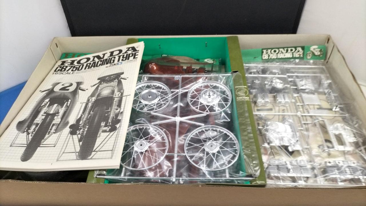 Tamiya HONDA CB750 RACING Type Big Scale Plastic Model - Banzai Thrifting | BanzaiHobby