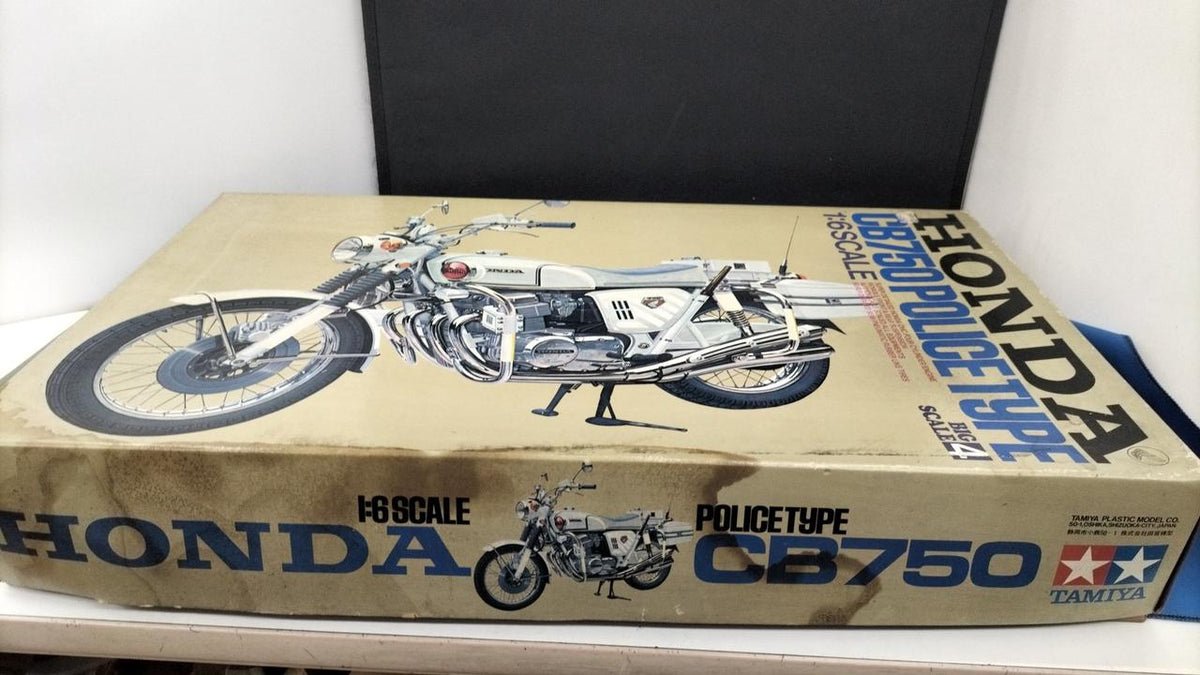Tamiya HONDA CB750 POLICETYPE Big Scale Plastic Model - Banzai Thrifting | BanzaiHobby