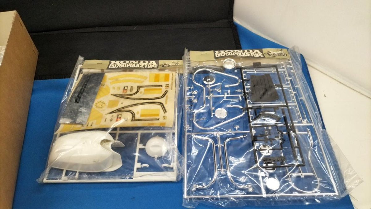 Tamiya HONDA CB750 POLICETYPE Big Scale Plastic Model - Banzai Thrifting | BanzaiHobby