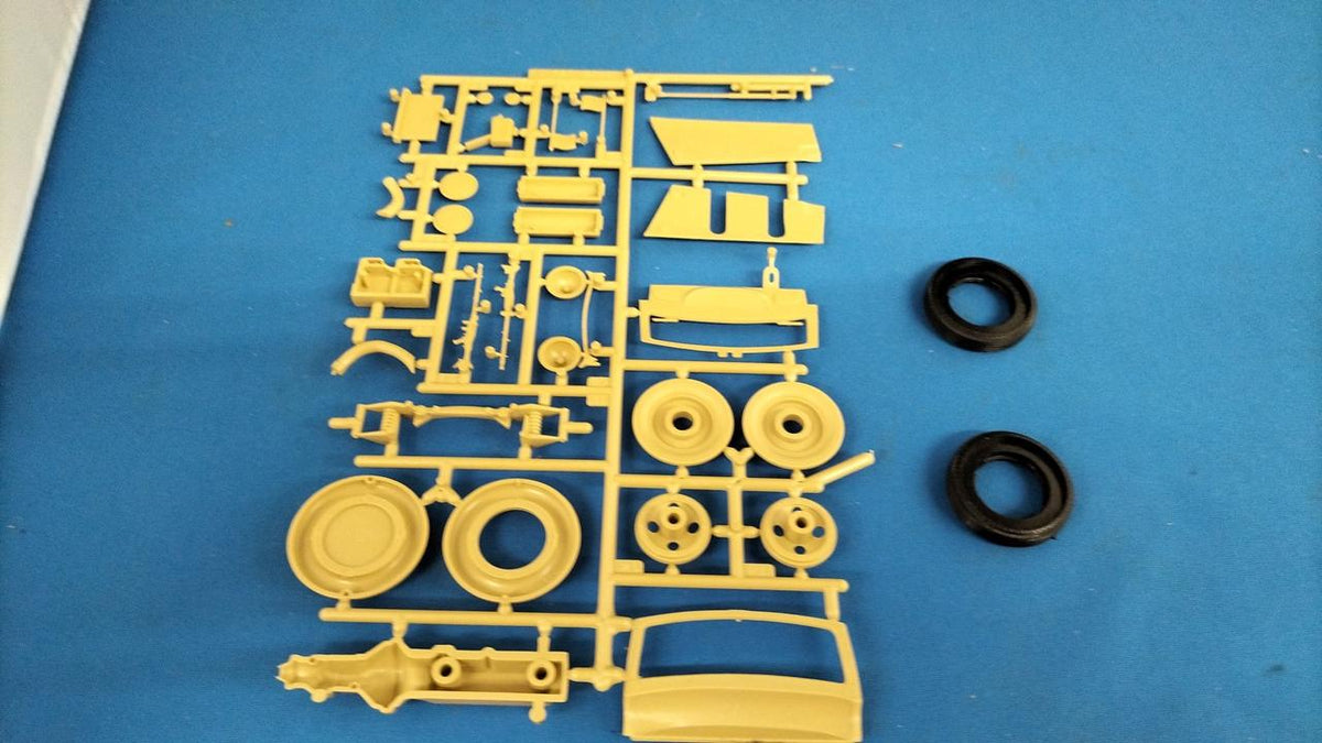 MONOGRAM ROMMELS ROD plastic model - Banzai Thrifting | BanzaiHobby