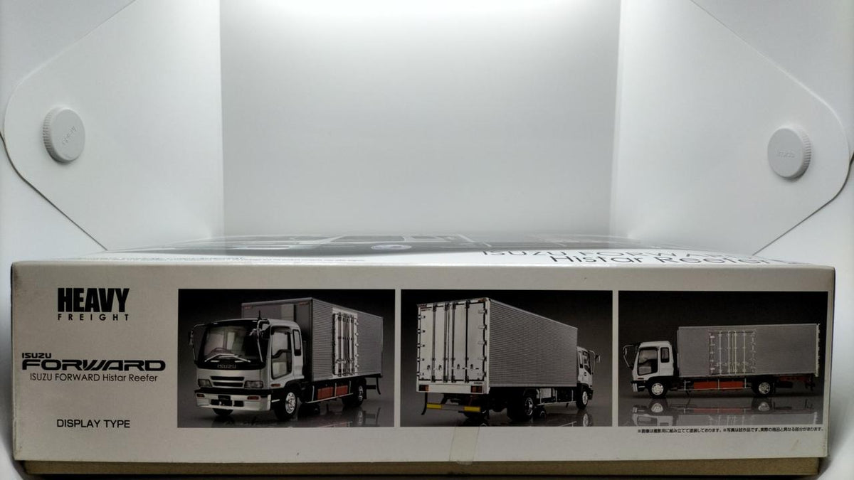 Aoshima Isuzu Forward Highstar Refrigerated Truck Heavy Freight Series No.5 - Banzai Thrifting | BanzaiHobby