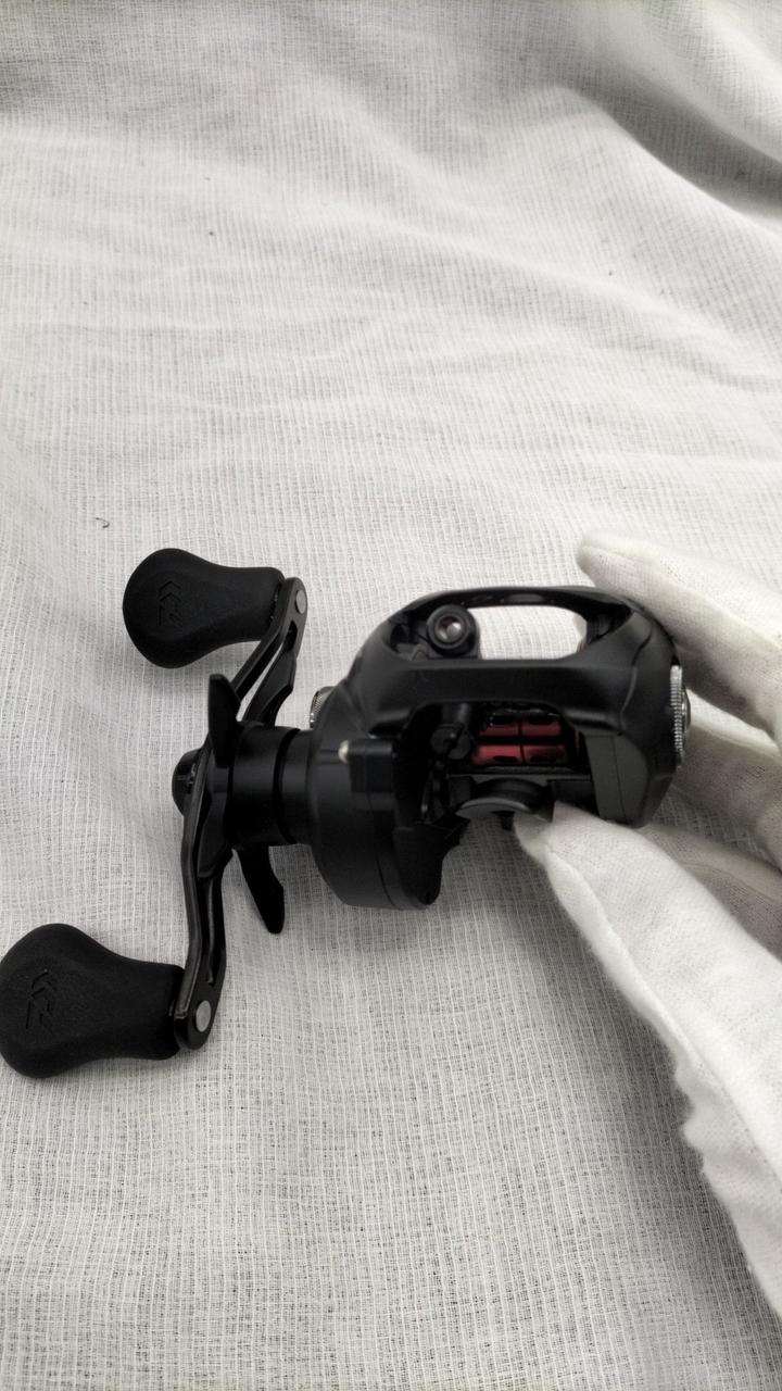 DAIWA Baitcasting Reel FUEGO CT100HS - Banzai Thrifting | BanzaiHobby