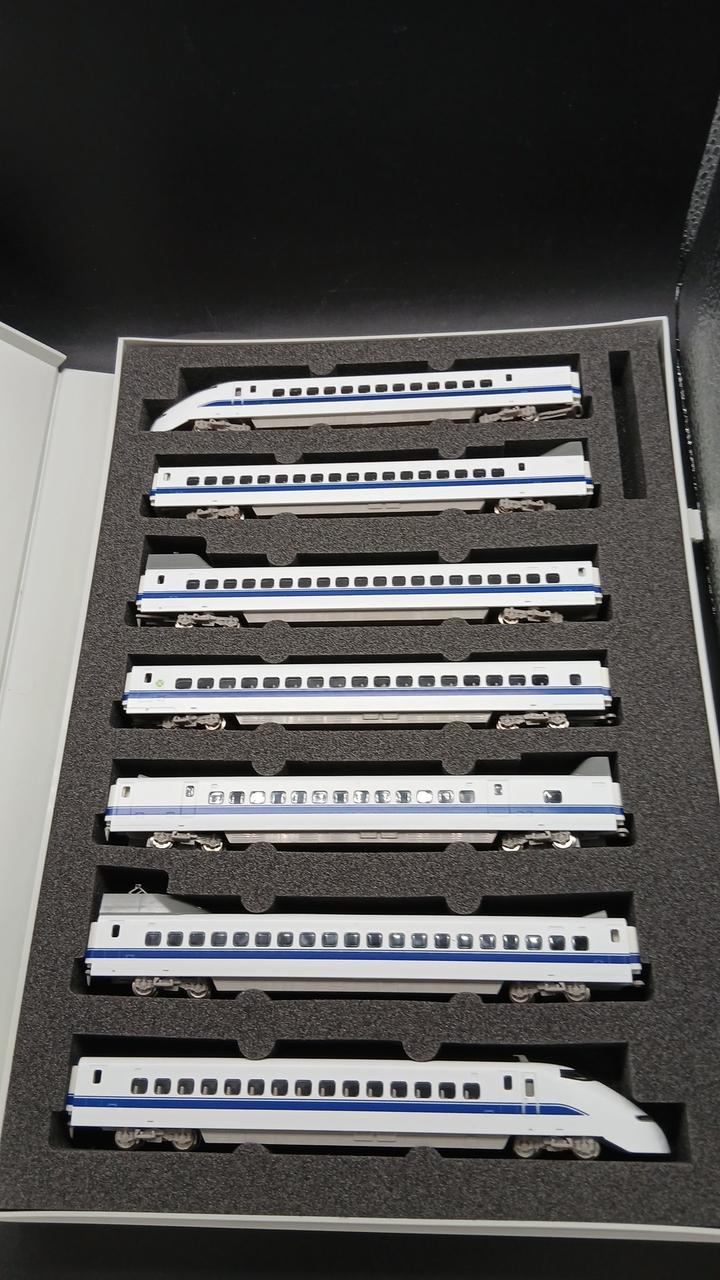 TOMIX JR300 Series Tokaido & Sanyo Shinkansen Nozomi Set (7-Car Set) 92639 - Banzai Thrifting | BanzaiHobby