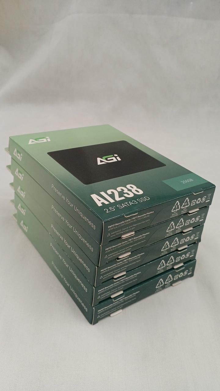 AGI Set of 5 SSDs 256GB × AGI256G25AI238-CB - Banzai Thrifting | BanzaiHobby