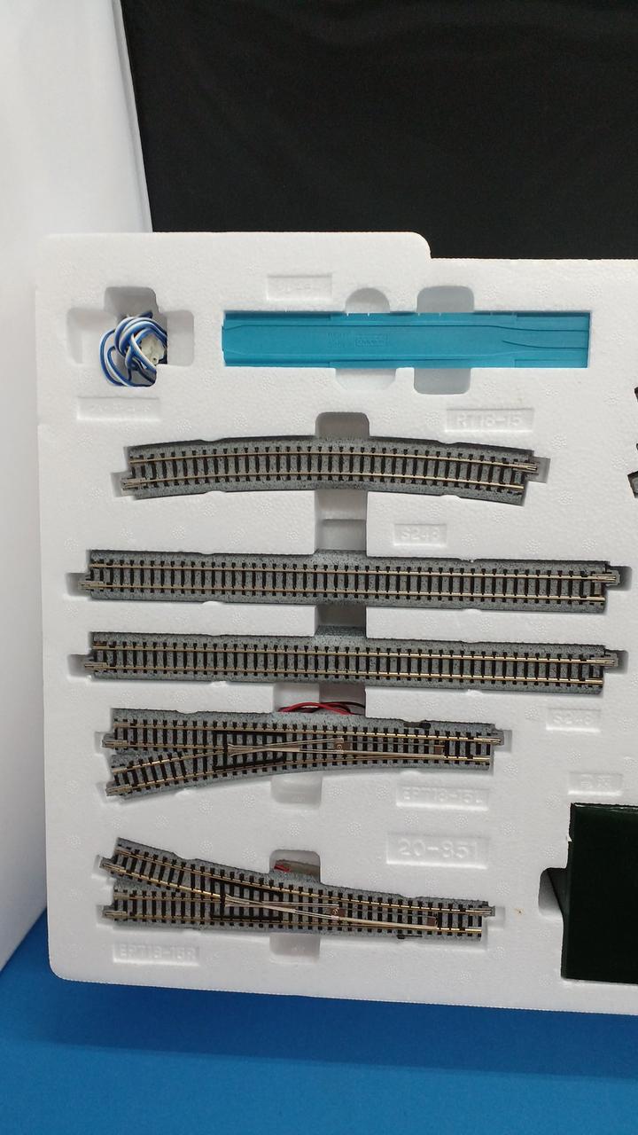 KATO Endless Basic Set with Evaside Rail 20-851 - Banzai Thrifting | BanzaiHobby