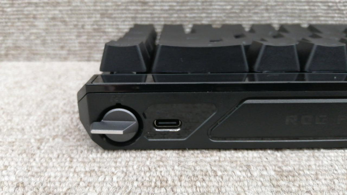 ASUS Gaming Keyboard M605 - Banzai Thrifting | BanzaiHobby
