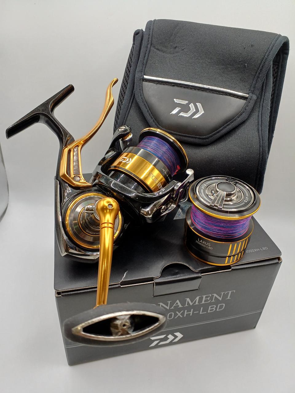 DAIWA TOURNAMENT 300XH-LBD - Banzai Thrifting | BanzaiHobby