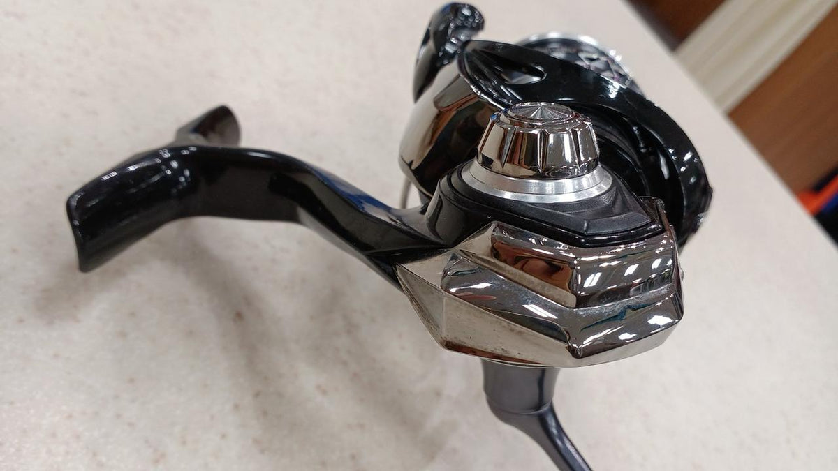 DAIWA Spinning Reel 23 Tattoo La FCLT2500SS-H-QD - Banzai Thrifting | BanzaiHobby