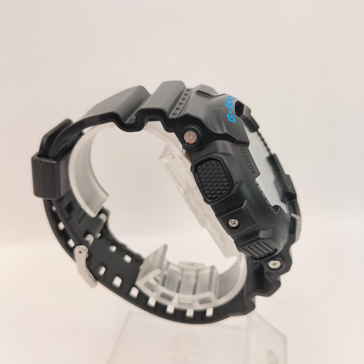 G-SHOCK Wristwatch GA-100CB - Banzai Thrifting | BanzaiHobby