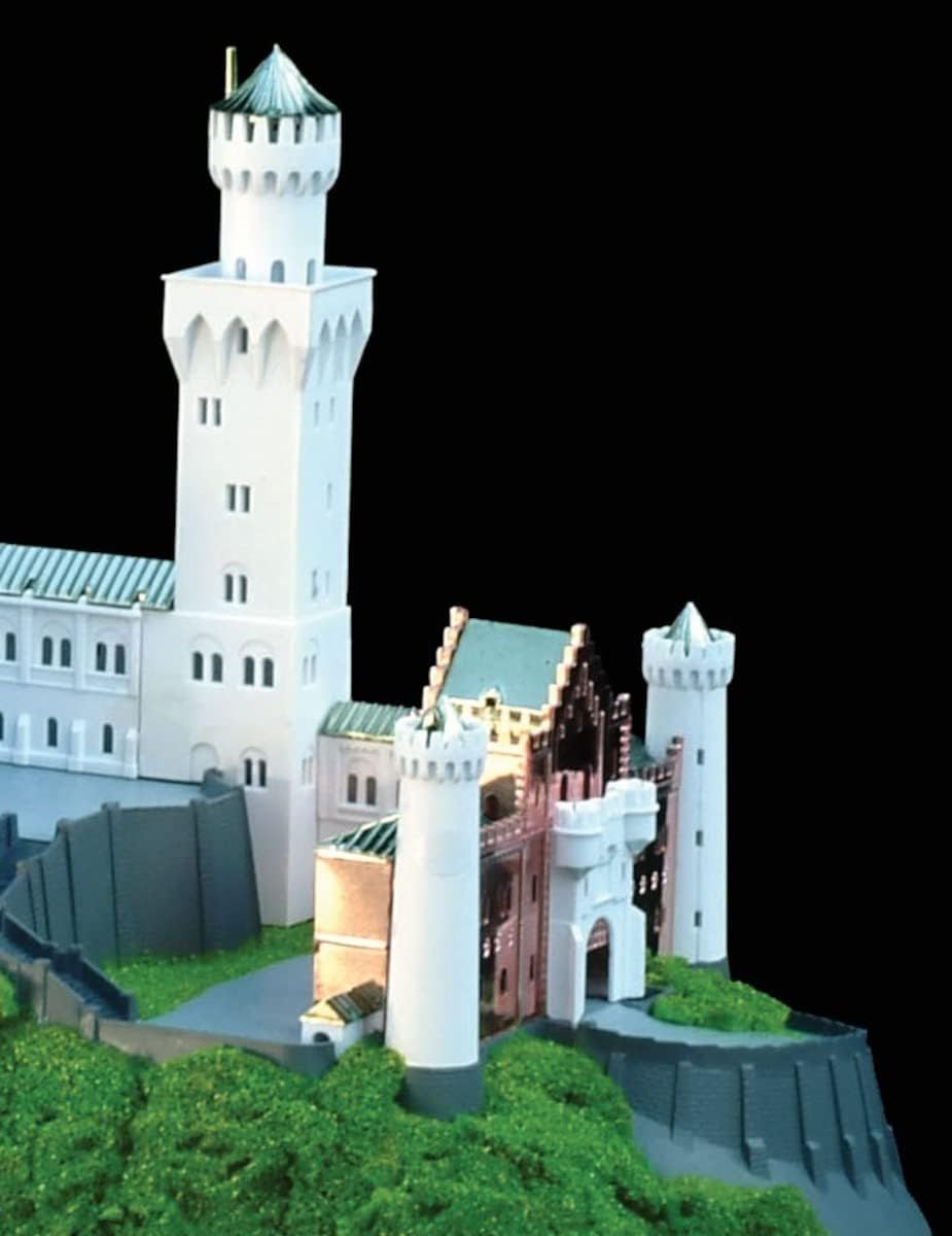 Doyusha 1/220 Western Castle Neuschwanstein Castle Gold - BanzaiHobby