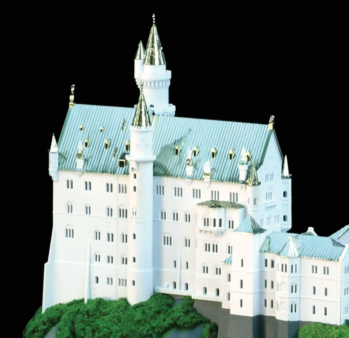 Doyusha 1/220 Western Castle Neuschwanstein Castle Gold - BanzaiHobby