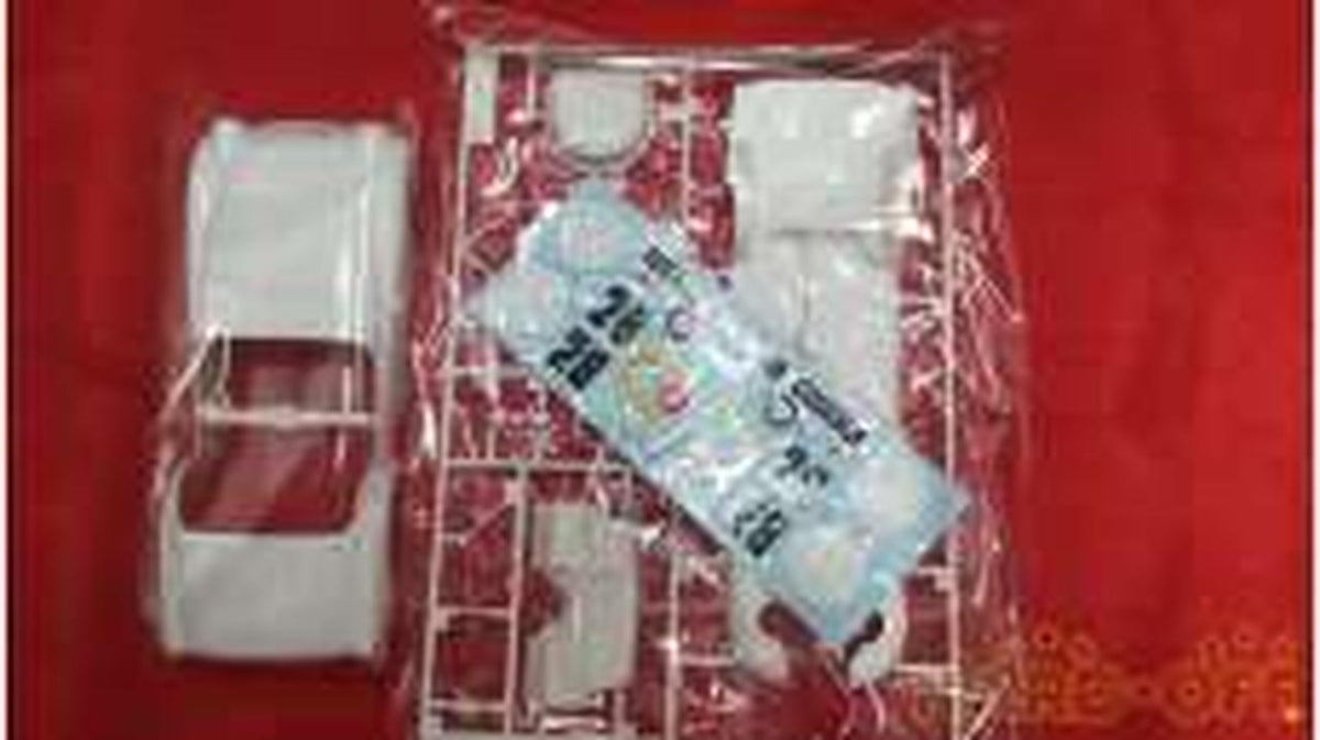 Gunze Sangyo Triumph TR2 Le Mans G-515 - Banzai Thrifting | BanzaiHobby
