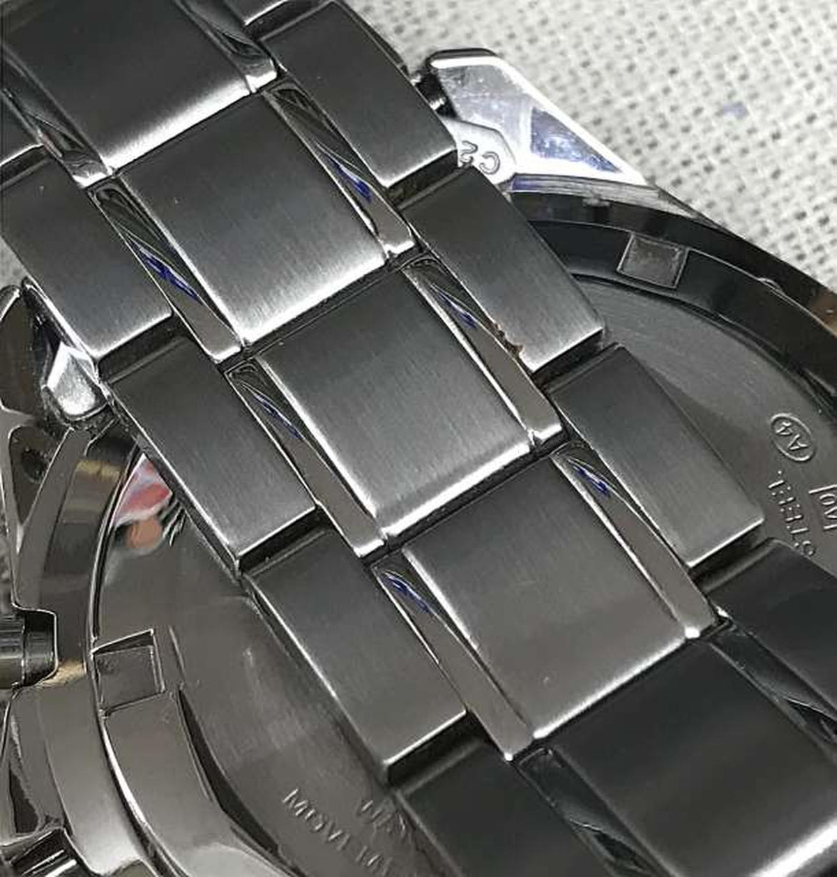SEIKO Quartz Wristwatch 8T63-00D0