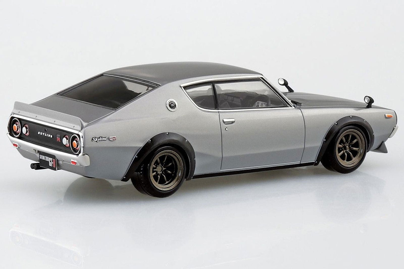 Aoshima 18-SP1 The Snap Kit 1/32 Nissan C110 Skyline GT-R Custom (Silver) - BanzaiHobby