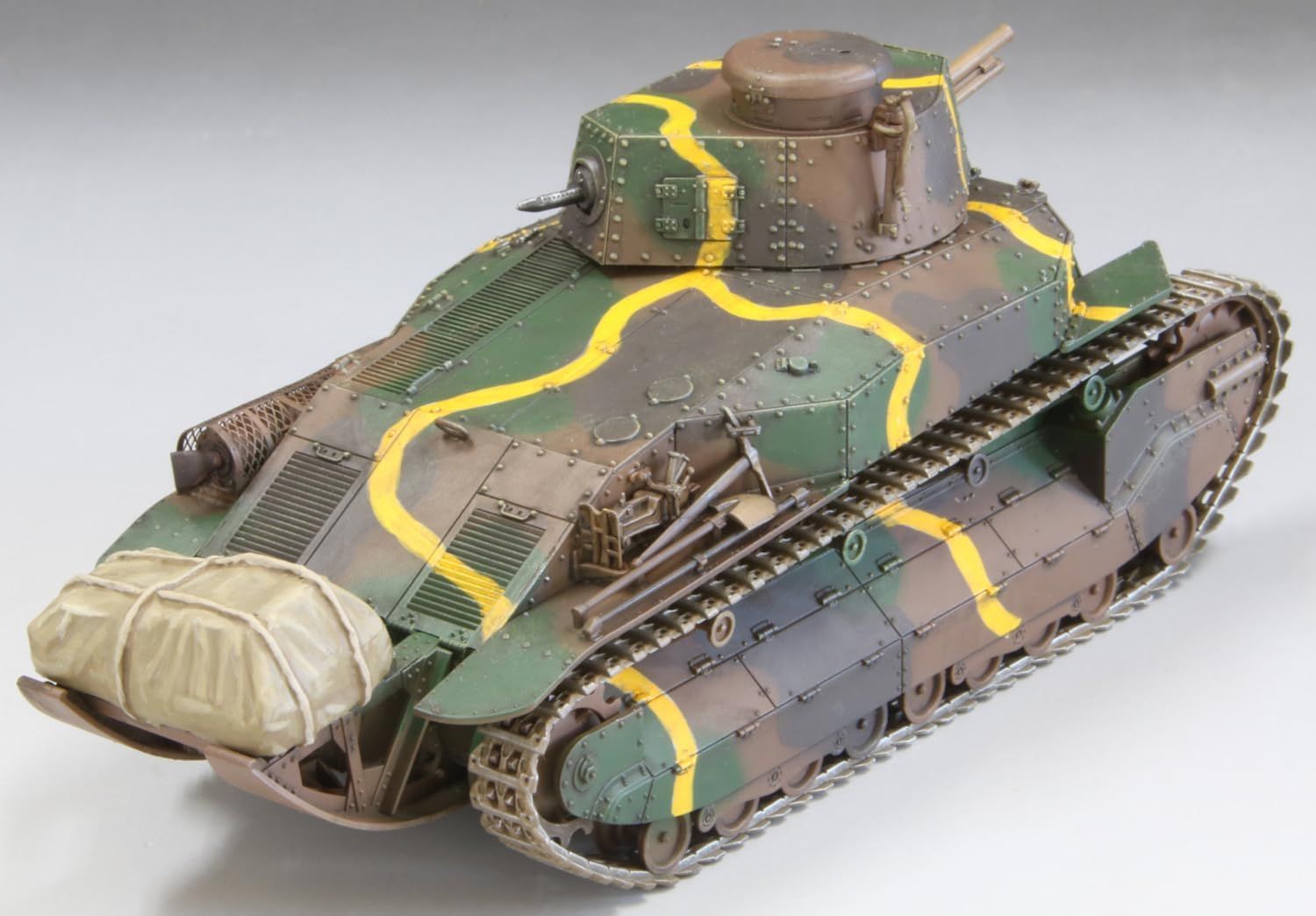 Fine Mold FM62 1/35 Military Series Imperial Army Type 89 Medium Tank, Equipped with Luggage - BanzaiHobby