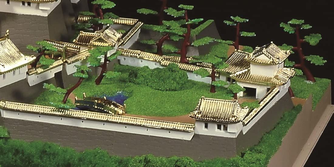 Doyusha Doyusha DG-1 1/380 Japanese Famous Castle Deluxe Gold Himeji Cas - BanzaiHobby