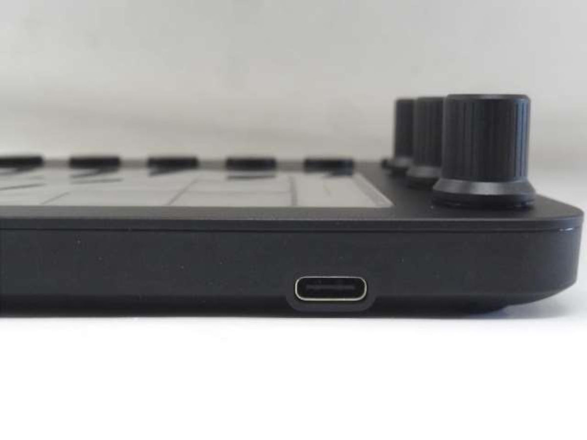 RAZER STREAM CONTROLLER RZ20-04350100-R3M1