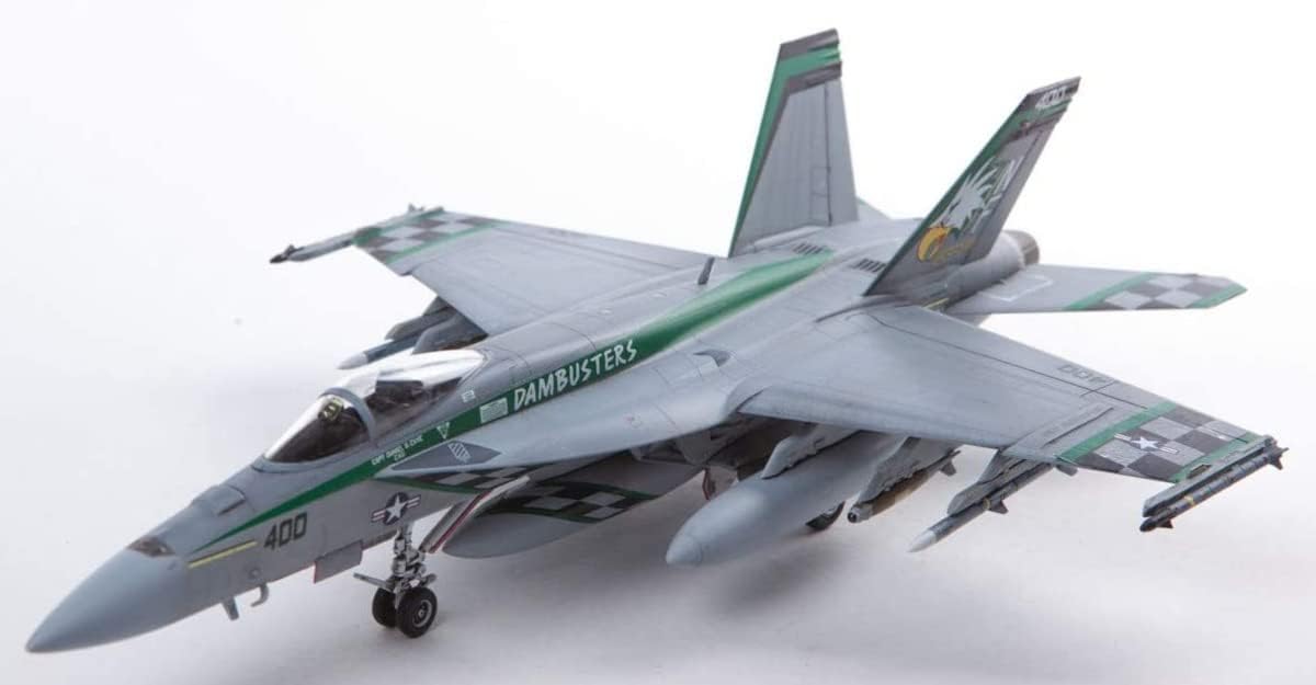 Doyusha 412688 1/72 Amazing! Plastic Model No. 7 US Navy F/A-18E Super Hornet VFA-195 Chippy Ho - BanzaiHobby