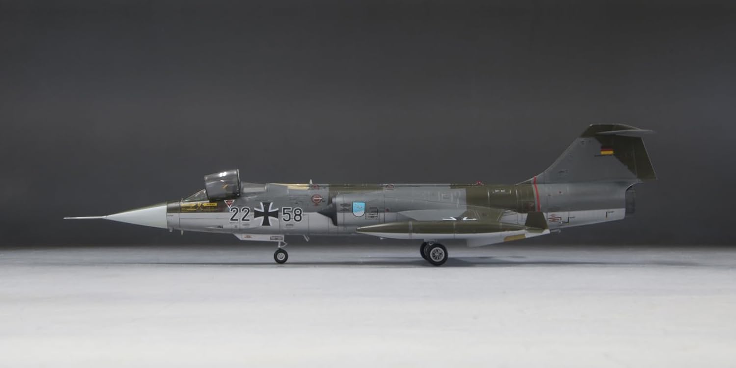 Fine Molds FX10 1/72 West German Air Force Luftwaffe F-104G Jet Fighter - Fine Molds Banzai Hobby